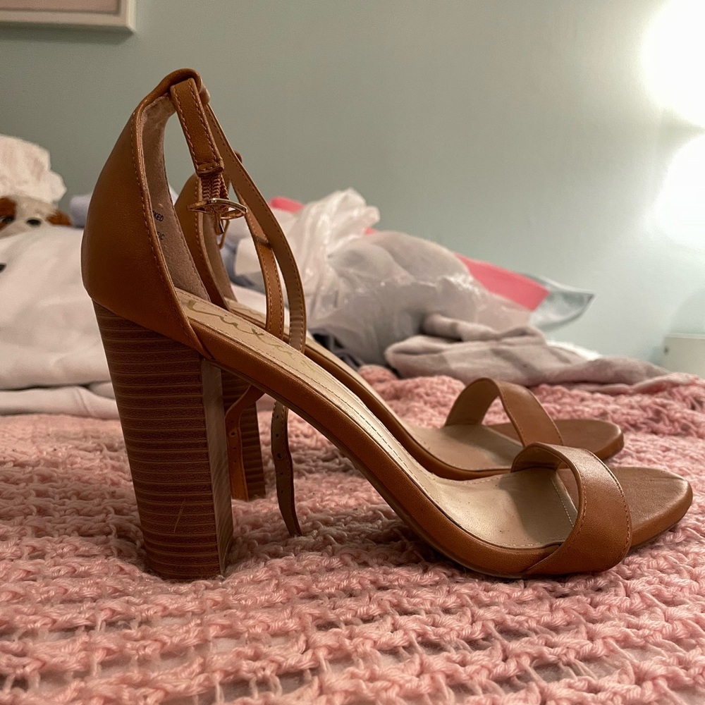 Lulu’s brown leather strappy heels